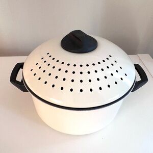 Small Stainless Steel Steamer Pot with Strainer and Locking Lid - Kitchenwear